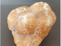 Почки Симбирцита (Кальцит) — галтовка рекой