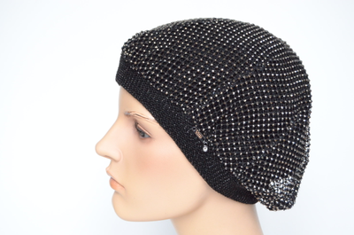 Женский берет с сеткой из страз
