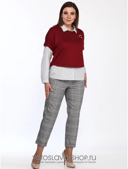 Модель: 1303-1. Костюм: брюки, блуза и малиновый стилизованный жилет без застежки.