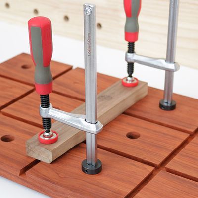 Винтовая струбцина для монтажного стола 20 мм.