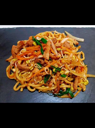 КИТАЙСКАЯ ЖАРЕННАЯ ЛАПША СО СВИНИНОЙ