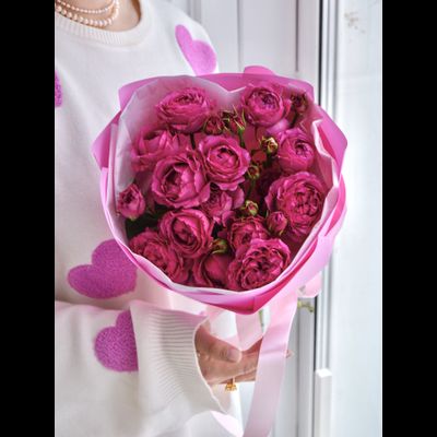 Набор клубника в шоколаде и пионовидные розы