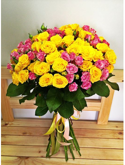 25 КУСТОВЫХ РОЗ "ВЕНЕЦИЯ"