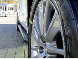 Пороги OEM на Toyota Highlander (2014-...)