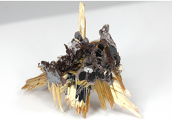 Редкость! Рутил свободного роста, сростки "звезды" золотистых игольчатых кристаллов на кристаллах гематита, Бразилия (27*22*15 мм, 2,3 г) №37914