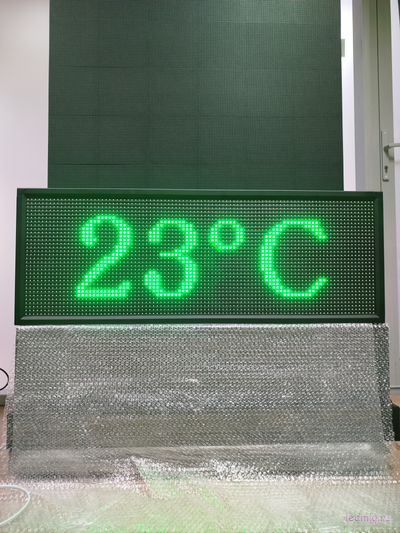 Уличные часы-[88:88]-t-D-370х1010мм (зеленый)