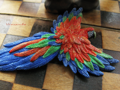 Брошь-птица "Ара, настоящий попугай" из термоглины с микробисером