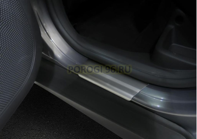 Накладки на пороги для Ford Focus III 2015-