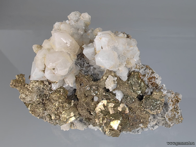 Кварц, пирротин, пирит. Россия. 130*95*60мм