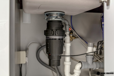 Измельчитель пищевых отходов Bone Crusher BC 910 Slim LIne +комплект труб