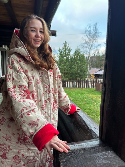 Стеганое пальто "Родное тепло" с капюшоном