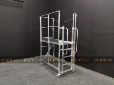 Лестница с площадкой ЛС-1300 вертикальная