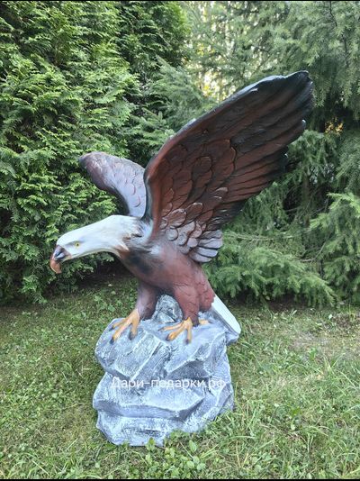ОРЕЛ гордый на скале  - символ власти, могущества, непобедимости и силы. 115*105*80см  9,5кг  полистоун Россия 14298/016758