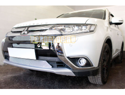 Защита радиатора Mitsubishi Outlander III 2015-2018 (3 части) chrome с парктроником и камерой PREMIUM