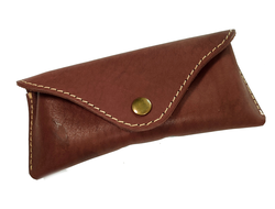 Очечник коричневый