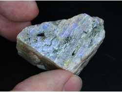 Беломорит (плагиоклаз), необработанный "дикий" образец, Карелия (40*30*22 мм, 38 г) №26370