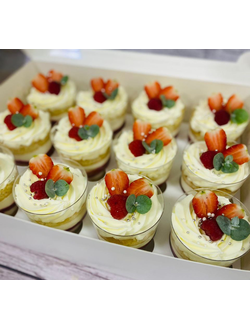 Трайфлы в круглых стаканчиках (в ассортименте)