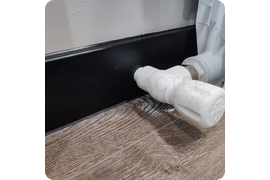 Безупречная отделка: установка черного плинтуса Dollken Cubu Flex Life 80 - идеальное решение для требовательных клиентов.