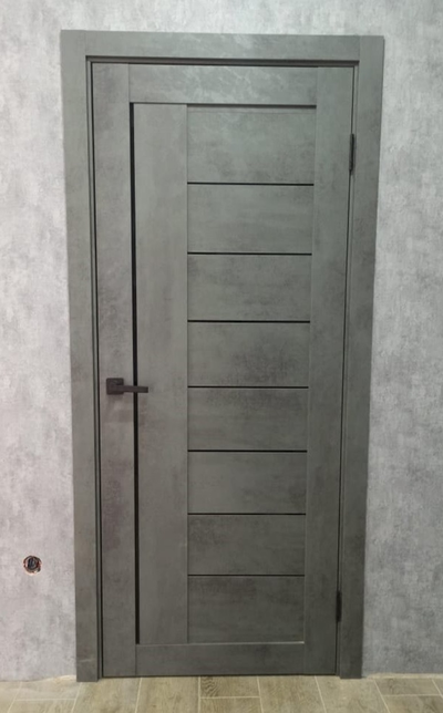 ЛАЙНДОР. ТУРИН 7. БЕТОН ТЕМНЫЙ/ ЧЕРНЫЙ ЛАК