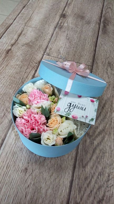 КОРОБКА С МАКАРУНАМИ "BONJOURS"