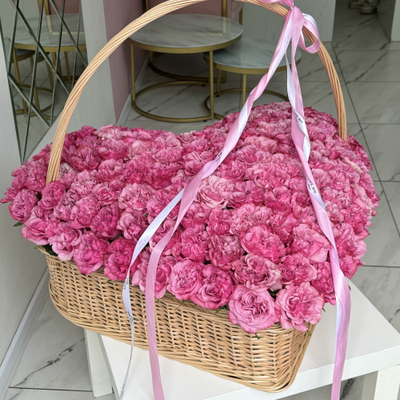 КОРЗИНА СЕРДЦЕ ИЗ 155 РОЗ