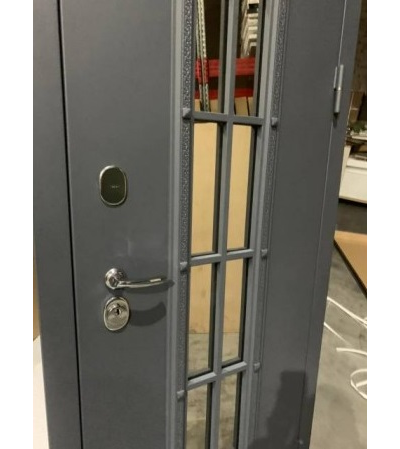 АГОРА 95 (ТРЕХКОНТУРНАЯ). МУАР СЕРЫЙ/ БЕЛЫЙ МАТОВЫЙ. ДВУХКАМЕРНЫЙ СТЕКЛОПАКЕТ. НАДЕЖНАЯ ВХОДНАЯ ДВЕРЬ