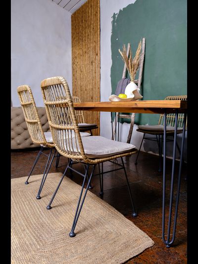 Обеденная группа Sharlotte M