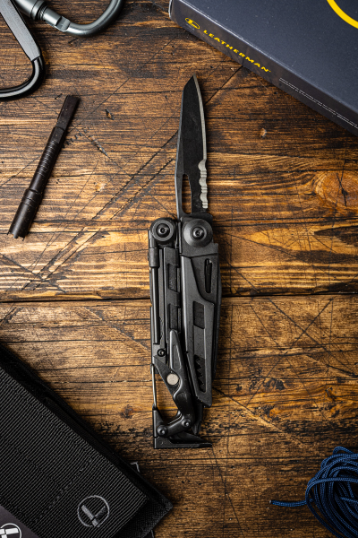 Leatherman MUT BLACK с чехлом MOLLE