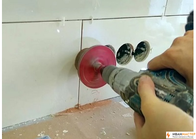 Штробление в кафельном полу в ванной ИВАНМАСТЕР