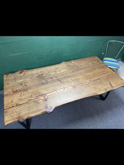 большой обеденный стол из слэбов карагача с капами