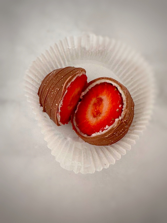 Клубника в двойном шоколаде