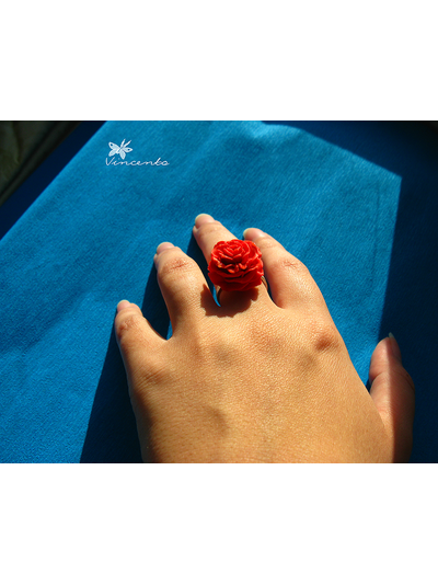 Волшебная роза с капельками росы. Необычное кольцо в виде розы из термоглины