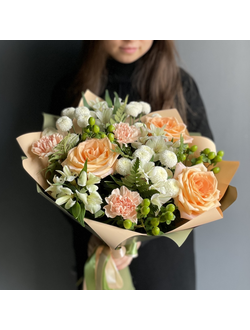 БУКЕТ ИЗ КУСТОВЫХ ХРИЗАНТЕМ, НЕЖНЫХ РОЗ И АЛЬСТРОМЕРИИ - ( АРТ.C 8)