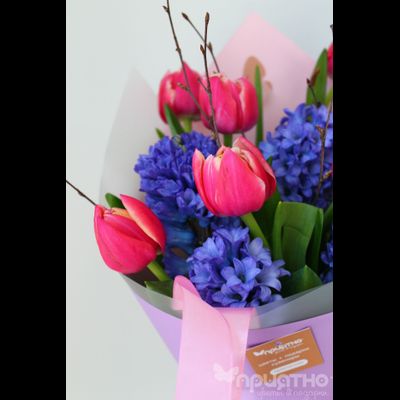 Букет цветов на 8 марта № 703