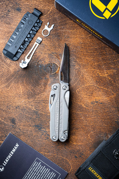 Leatherman Charge + TTI с чехлом, клипсой и битами