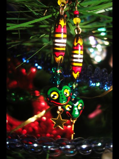 "Ква-ква-сказка", длинные серьги с лягушками и чешским стеклом