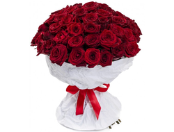 51 красная роза (50 см.) в крафт бумаге