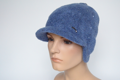 fioletovaya-kepka-zhokeyka-s-ushkami-zimnyaya-vizio-italiya-9009