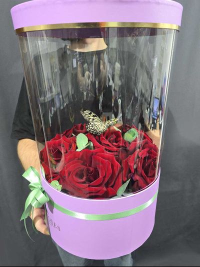 Букет французских роз с бабочкой №135