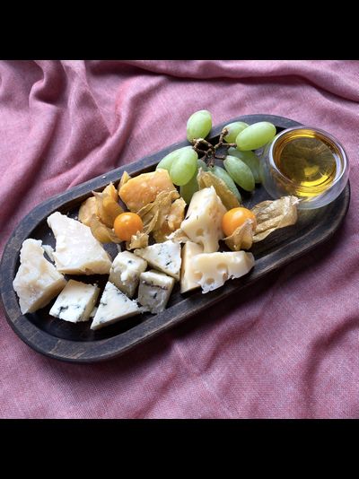 тарелка из дерева, деревянная тарелка, подача на дереве, тарелка для ресторана, доска для еды, спил