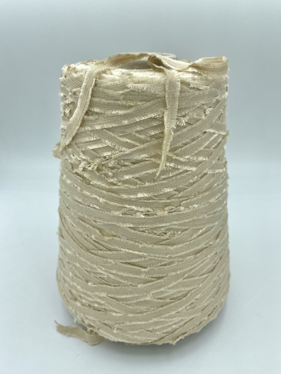 CARIAGGI art. VELVET 100% SE Шёлк   Nm.200 м в 100 г цв. 31686 золотисто-бежевый