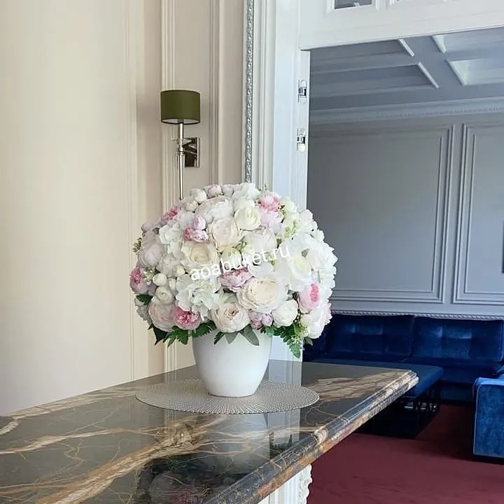 Светлая Композиция из искусственных цветов мастерская АОАБУКЕТ №4