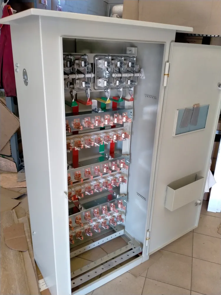 Шкаф распределительный ШР 11 