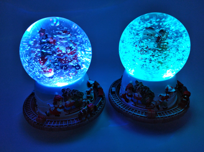 Снежный шар музыкальный с движущимся поездом 16*14*14см, D-10см, (Два вида)