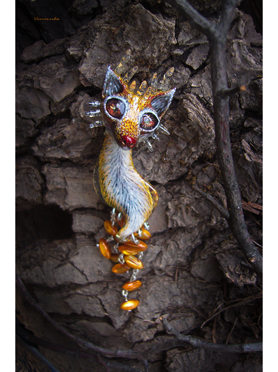 "Пятихвостая кицунэ, разжигающая пламя лисица", фэнтези-брошь в восточном стиле