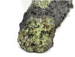 Хризолит (Перидот, Оливин) кристаллы на породе, США (100*42*33 мм, 154 г) №27235