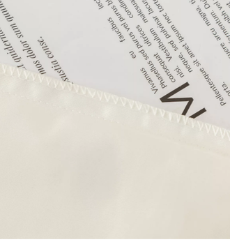 Однотонный сатин постельное белье на резинке с вышивкой цвет Молочный (Евро 4 наволочки)  CHR037