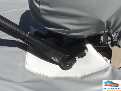 Дополнительная накладка-усиление не даст мотору острыми частями повредить ткань основного тента.