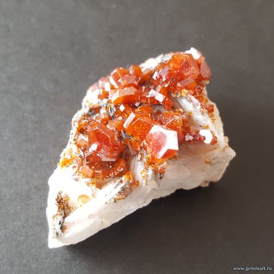 Ванадинит на барите с присыпкой. Марокко. 41*30*20 мм