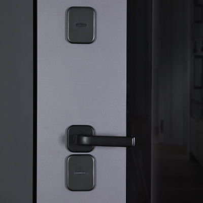 Стальная дверь   Снегирь с окном (терморазрыв 3к). Заказная модель.